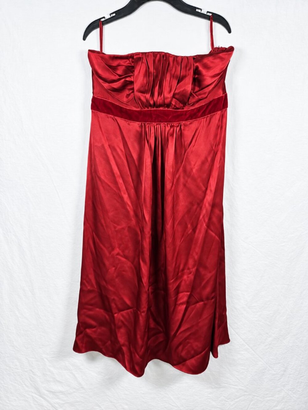 Banana Republic Silk Elegant Red Strapless Satin Cocktail Romantic Goth Dress